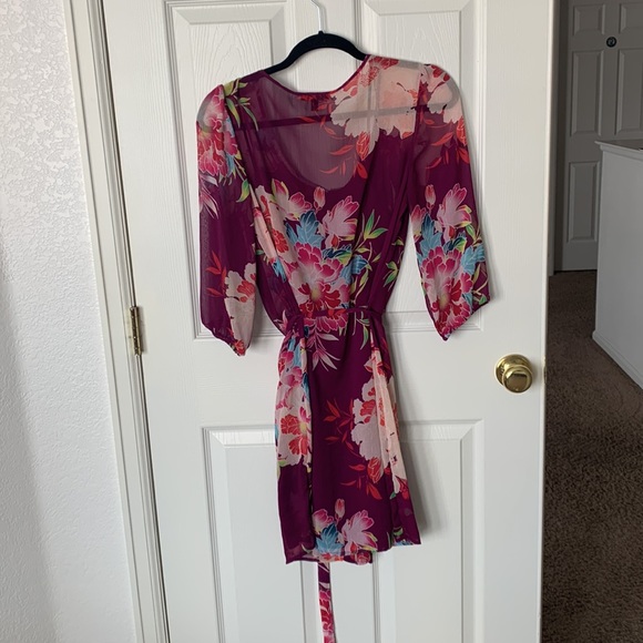 Floral light sheer dress. - Picture 3 of 6